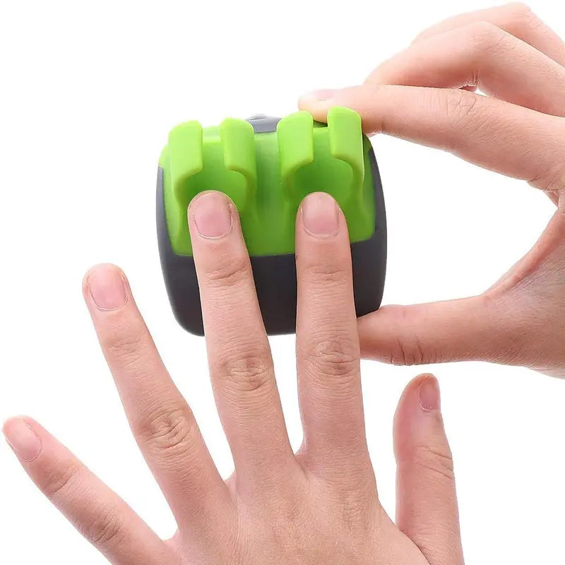 ๐ฅ 2Pcs Palm Hand Vegetable Peeler | Non-slip Rubber Finger Grips